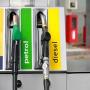 पेट्रोल-डीजल के दाम 10 रुपए लीटर घटाने की गुंजाइश, 1 साल में कच्चा तेल 35% तक सस्ता