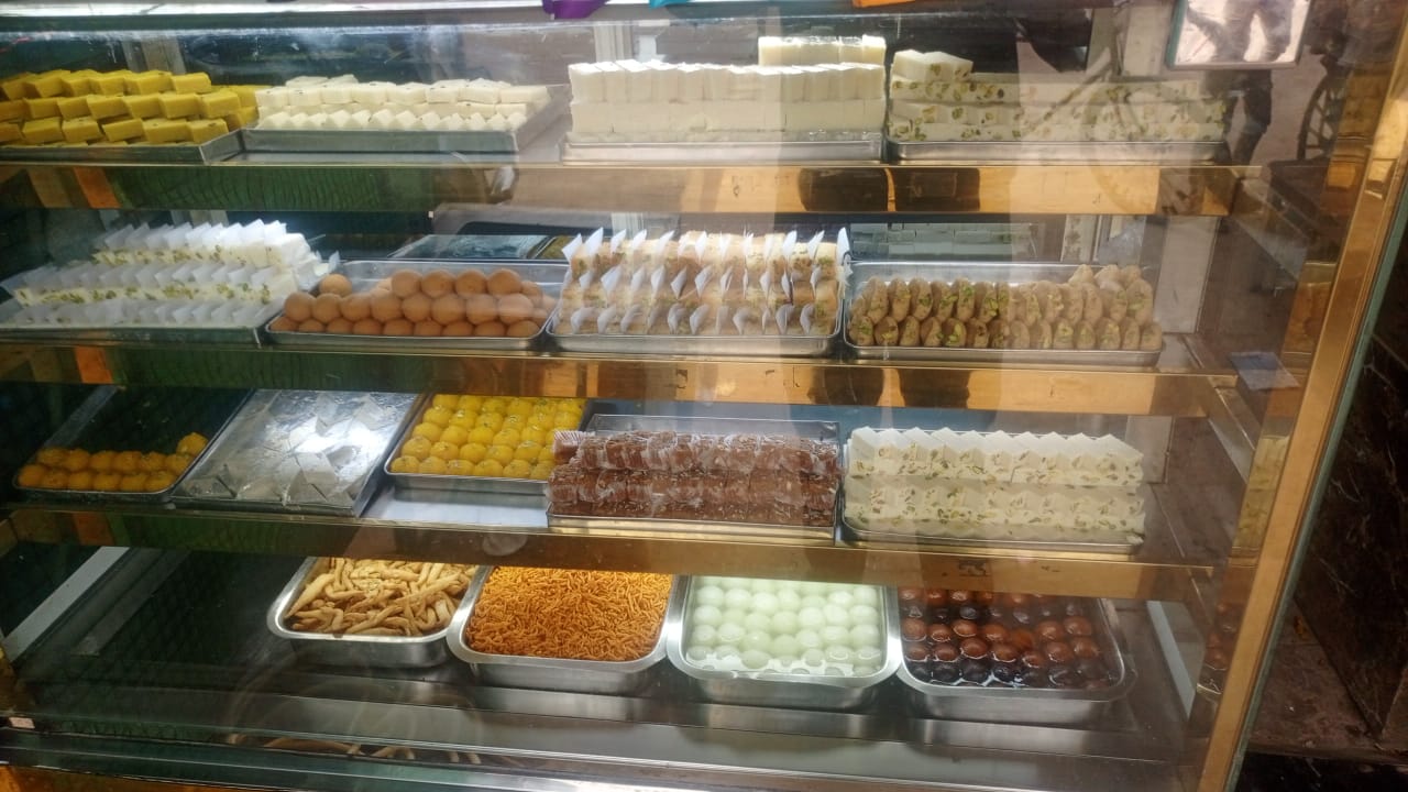 भू-माफिया शराब माफिया एवं रेत माफिया की तरह अब मिठाई माफिया भी पैदा हो गये