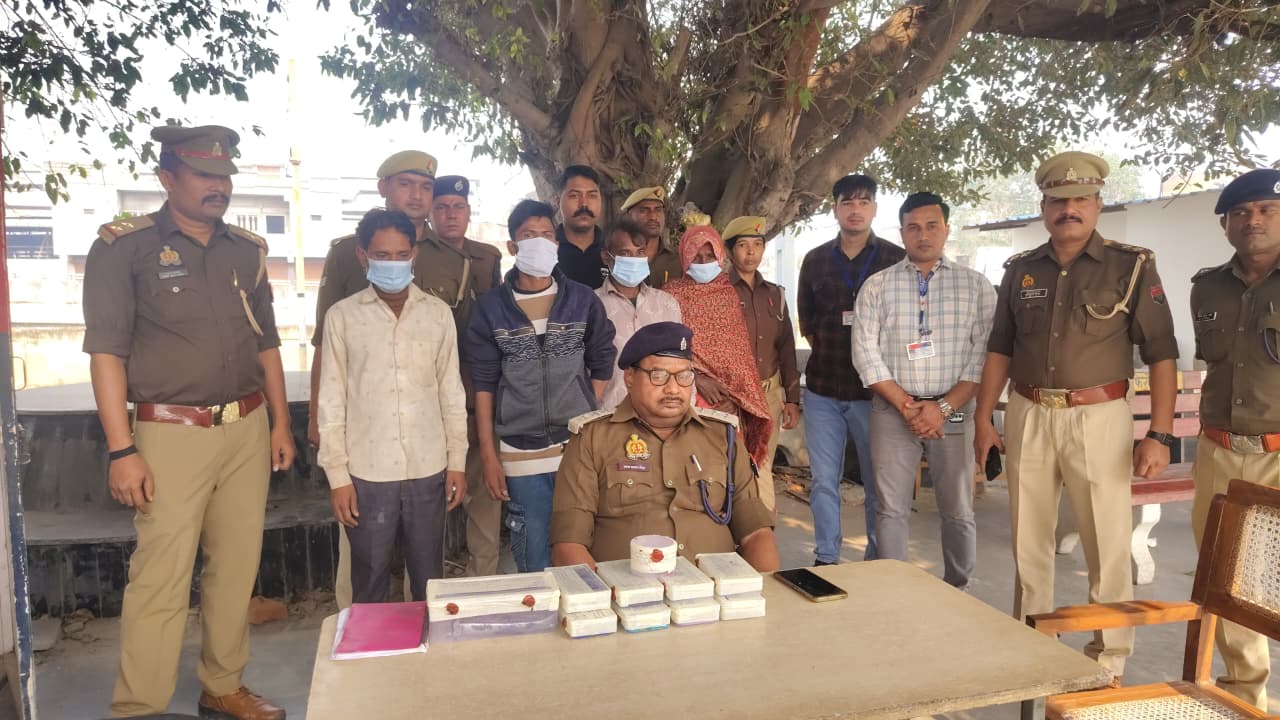 फिरोजाबाद जीआरपी को बड़ी सफलता, चलती ट्रेनों में चोरी करने वाले गैंग का भंडाफोड़  महिला समेत 4 गिरफ्तार