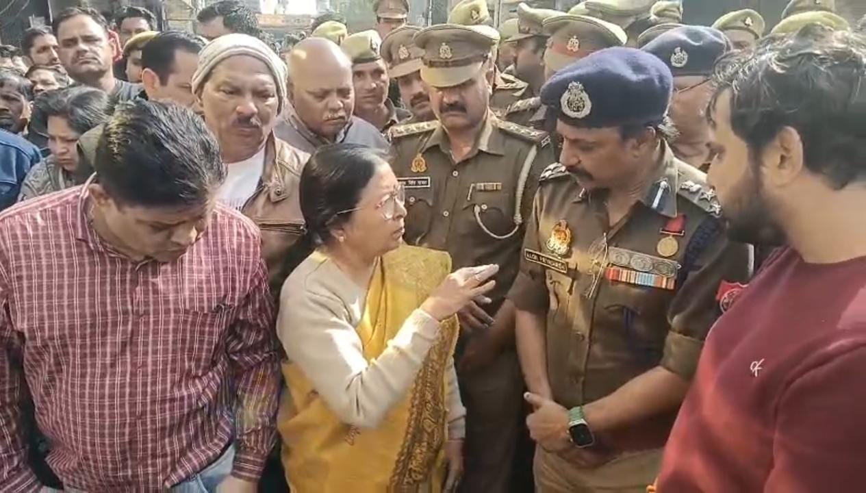 दिनदहाड़े  सर्राफा कारोबारी की चाकुओं से गोदकर हत्या