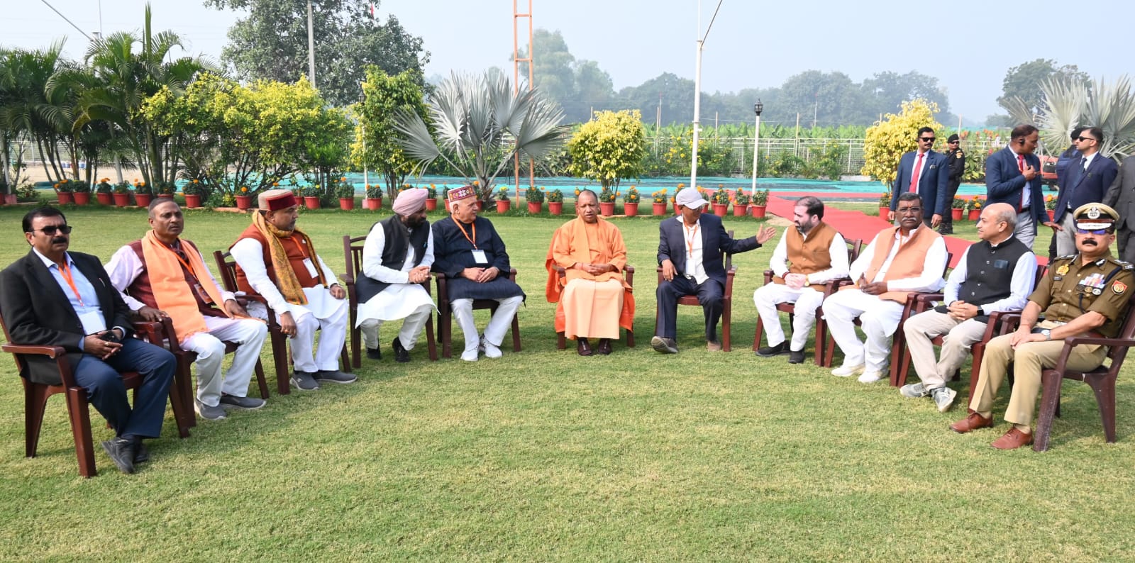 प्रगतिशील किसान सम्मेलन में खेत पर गूंजी खेती की बात, रबी सत्र की किसान पाठशाला 8.0 का शुभारंभ