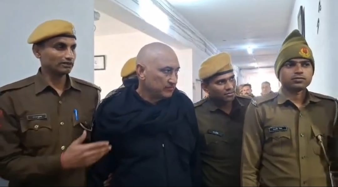 बालिका से दुष्कर्म का फरार आरोपी वृंदावन से गिरफ्तार बुर्के में महिलाओं का श्रंगार कर रह रहा था