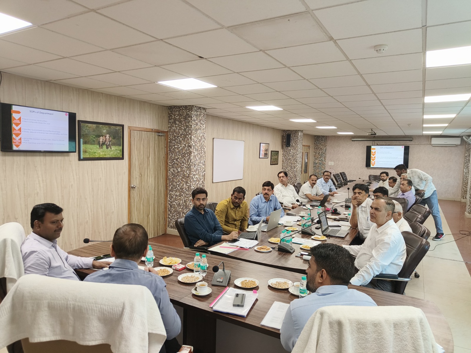 प्रदेश के खजाने को भरने वाली यूपी की आबकारी नीति बनी राष्ट्रीय मॉडल, अन्य राज्यों में बजा डंका