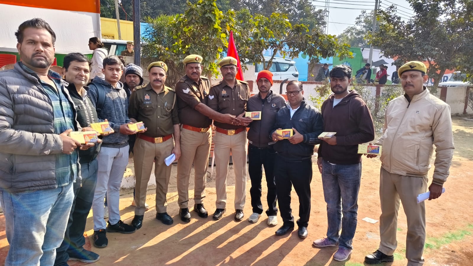 मथुरा पुलिस ने गुम हुए 685 कीमती मोबाइल किए बरामद