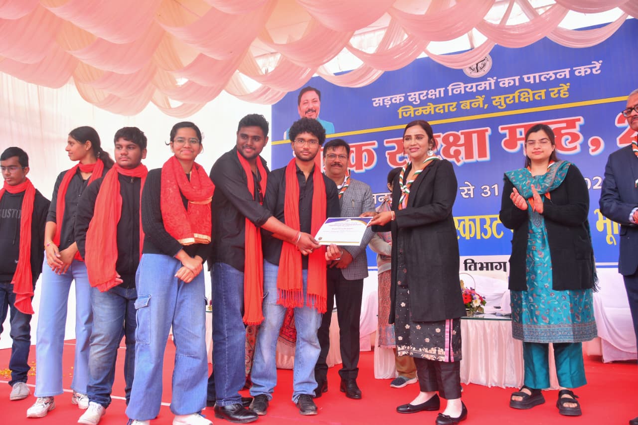 हेलमेट लुक्स के लिए नहीं, जीवन रक्षा के लिए है-परिवहन आयुक्त किंजल सिंह