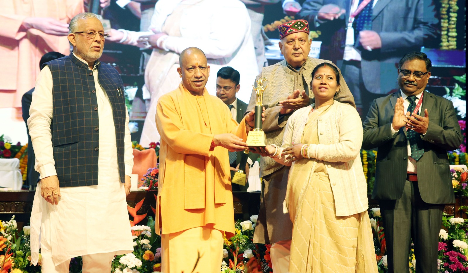 मुख्यमंत्री योगी आदित्यनाथ ने किया राज्य ऋण संगोष्ठी एवं राज्य फोकस पेपर 2026-27 का विमोचन