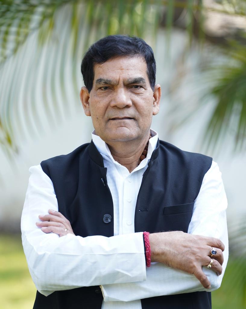 समाजवादी सरकार के कार्यकाल में लोग बिजली के तारों पर सुखाते थे कपड़े, आज 24 घंटे रोशन है उत्तर प्रदेश: ए के शर्मा