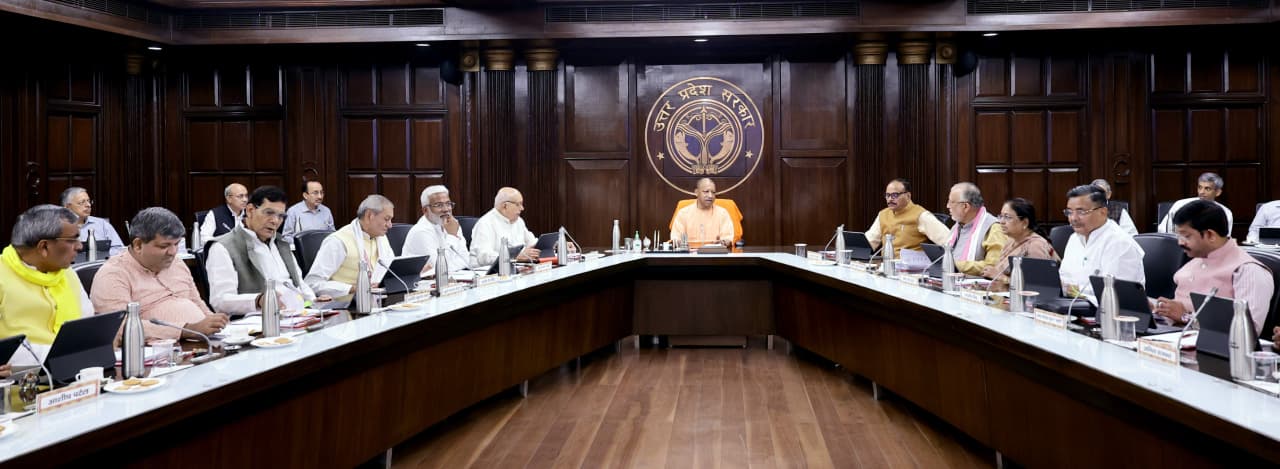 उत्तर प्रदेश उच्चतर न्यायिक सेवा नियमावली में संशोधन को कैबिनेट की मंजूरी, अब प्रदेश के हर गांव तक पहुंचेगी बस