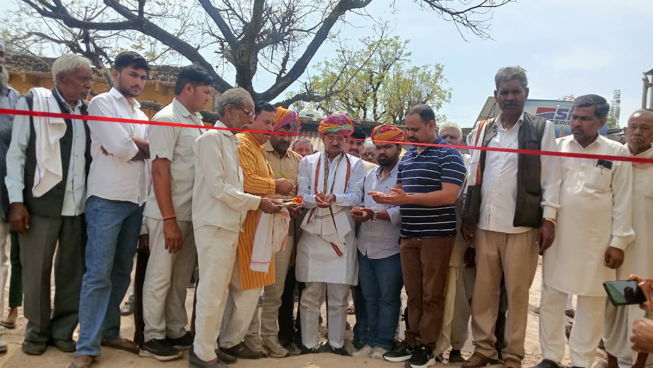 ऐतिहासिक कंस मेले का विधिवत फीता काटकर किया शुभारंभ