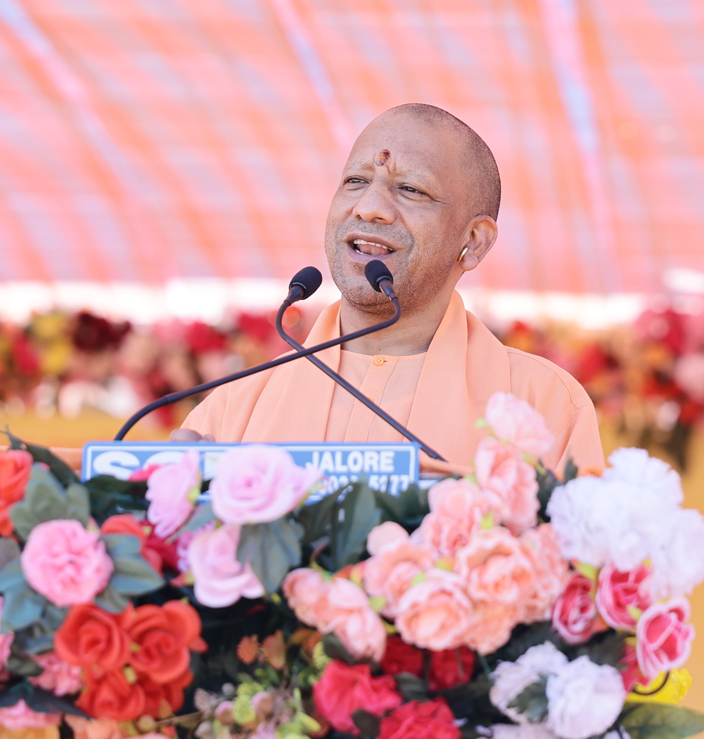 स्मार्टफोन डिप्रेशन की बीमारी पैदा करने वाला है, छोटी-छोटी बातों के कारण बढ़ी आत्महत्याओं की प्रवृत्तिः सीएम योगी