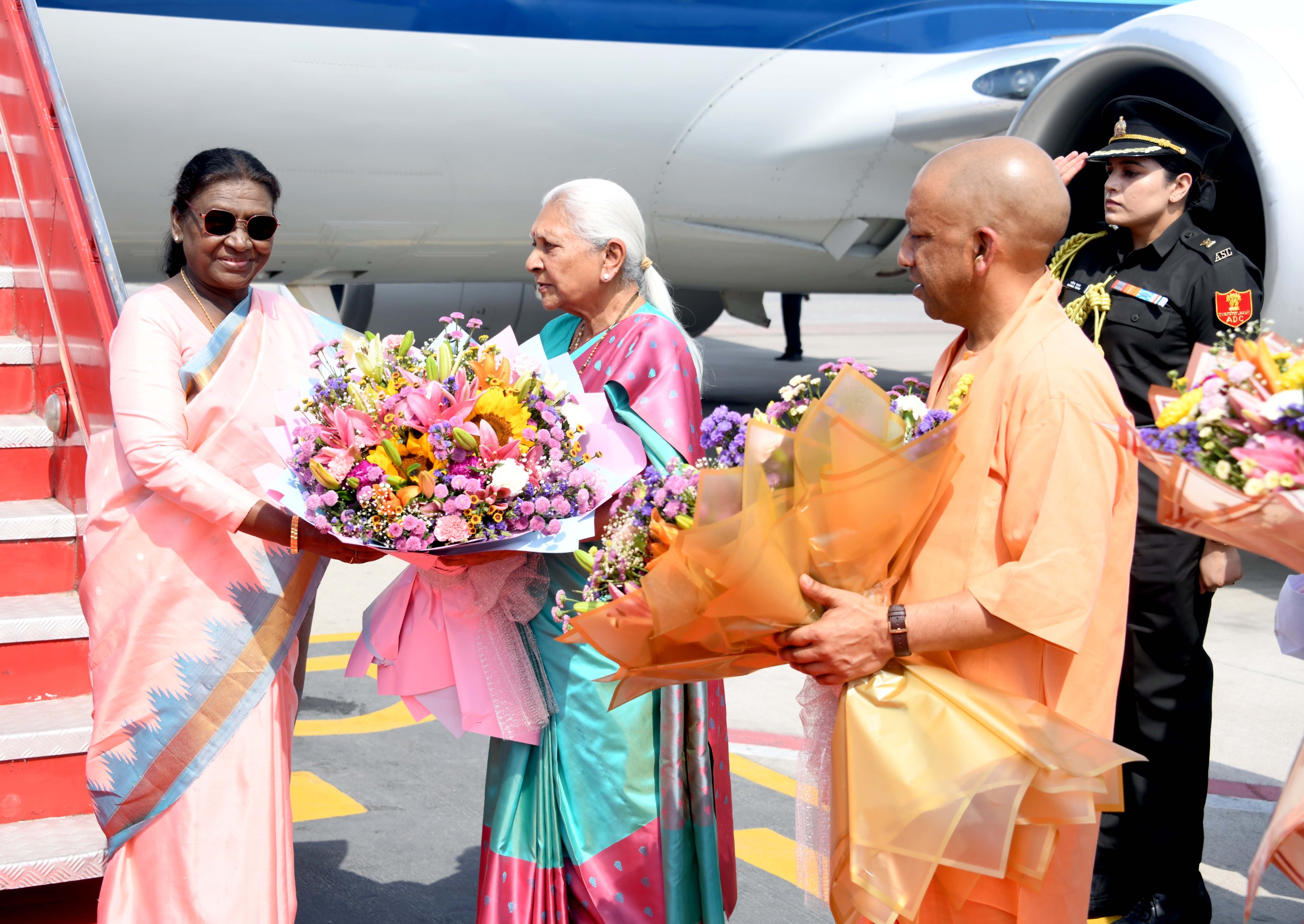 रामनगरी में राज्यपाल व मुख्यमंत्री ने किया राष्ट्रपति का स्वागत