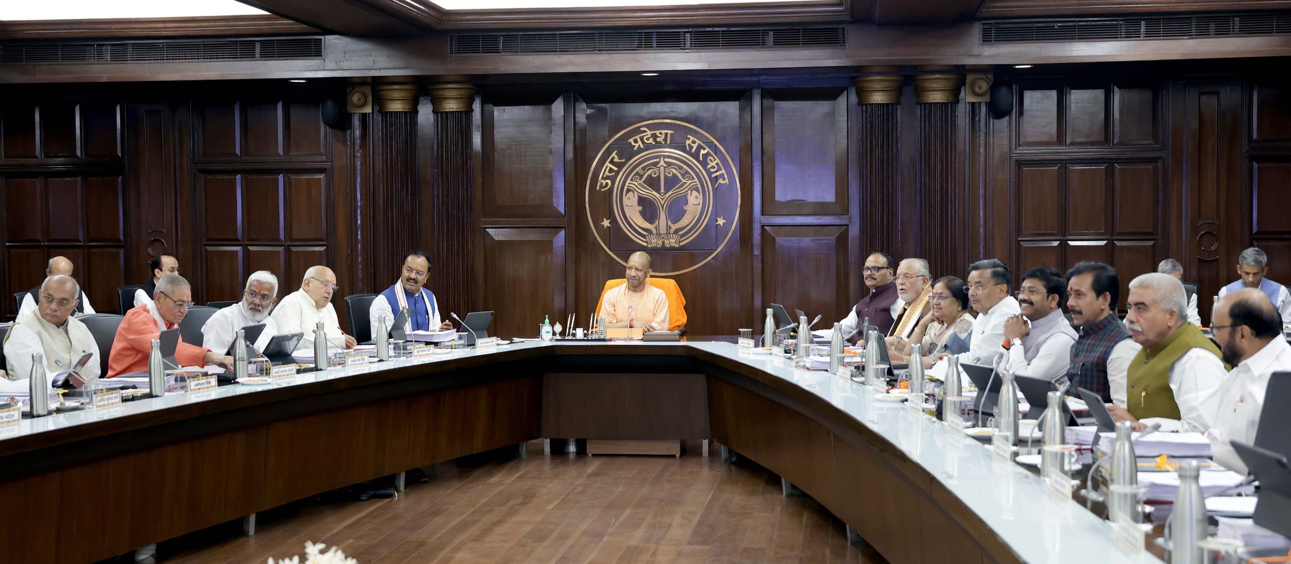 उत्तर प्रदेश निजी बिजनेस पार्क विकास योजना-2025 को योगी कैबिनेट की मंजूरी, 30 मार्च से प्रारम्भ होगी गेहूं खरीद, सीएम योगी ने तय किया 50 लाख मीट्रिक टन खरीद का लक्ष्य