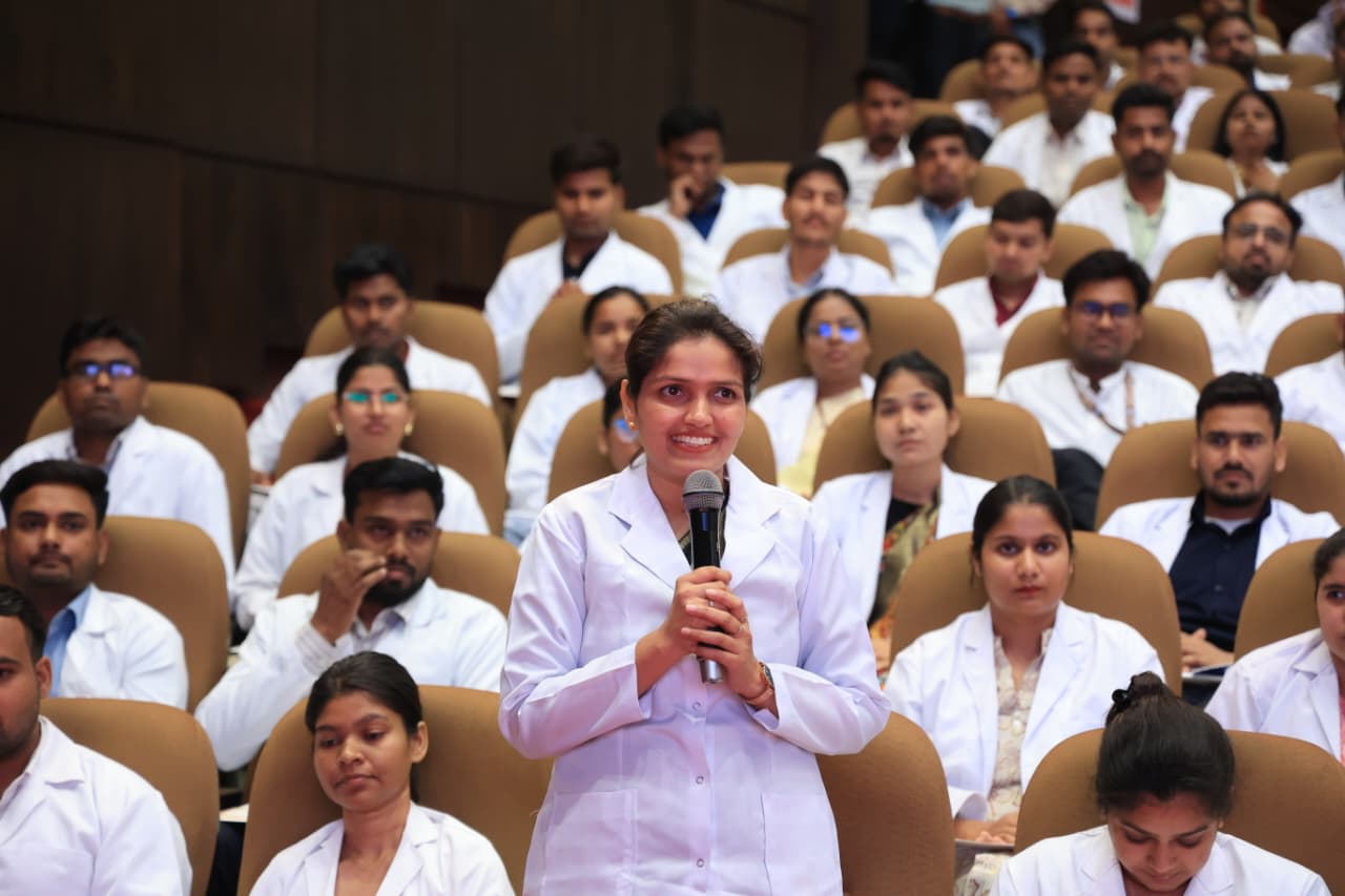 सीएम योगी के हाथों नियुक्ति पाकर भावुक हुए अभ्यर्थी, कहा- मेहनत को मिला सम्मान’