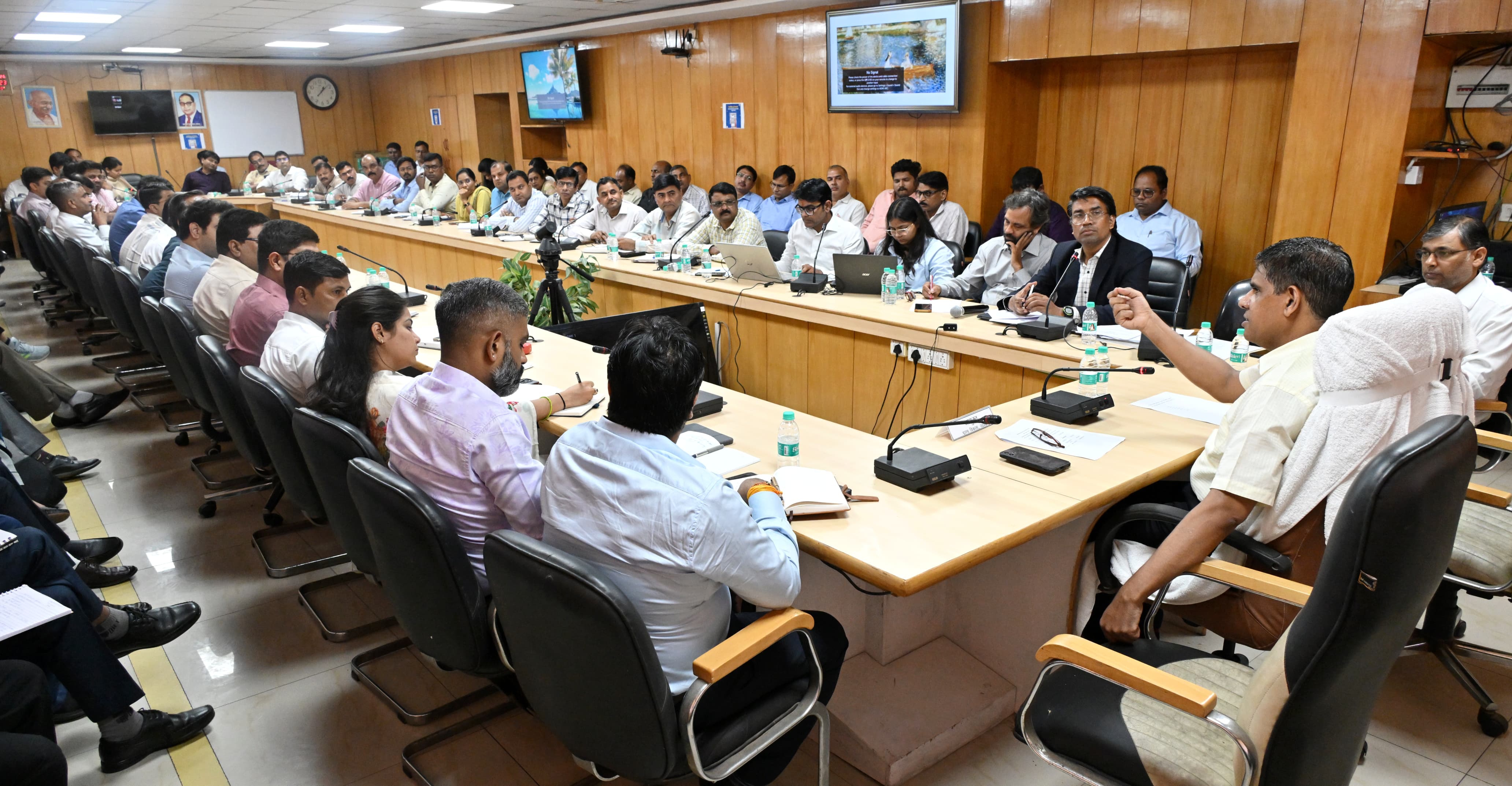 ग्राम्य विकास विभाग के उत्कृष्ट कार्यों को मिले व्यापक पहचान:  केशव प्रसाद मौर्य