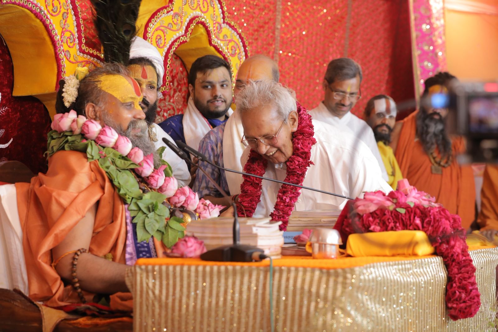 अष्टयाम लीला रस पान करने मात्र से हो जाता है प्रभु का सानिध्य - डॉ श्री राजेंद्र दास देवाचार्य