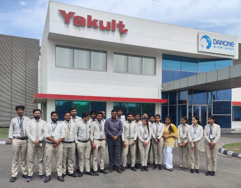 याकुल्ट प्लांट का शैक्षिक भ्रमण कर लौटे राजीव एकेडमी के विद्यार्थी