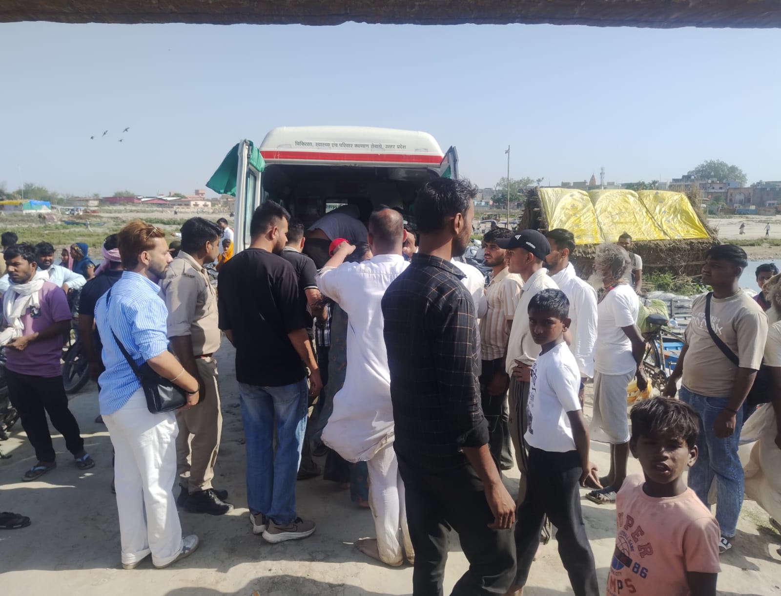 वृंदावन में बड़ा हादसा, नाव में सवार 25 लोग यमुना नदी में डूबे, 10 शव बरामद