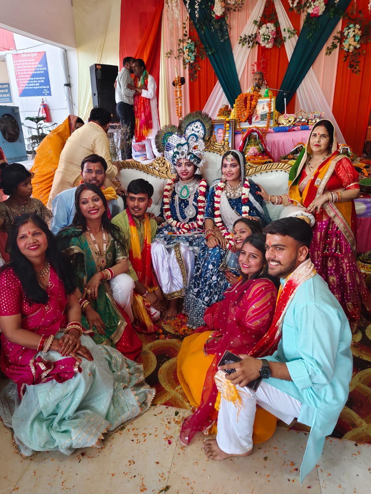 गायत्री के महामंत्र में 24 अक्षर , इन्ही में 24 अवतारों का समावेश होता है - कथावाचक भगवानदास श्रीरामभक्त