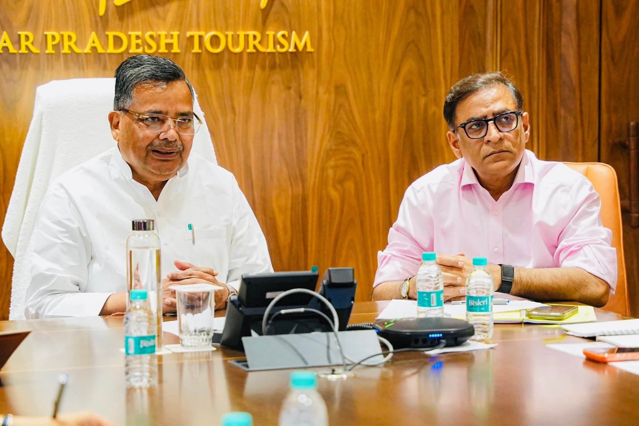 पर्यटन एवं संस्कृति मंत्री जयवीर सिंह ने वरिष्ठ विभागीय अधिकारियों के साथ की विशेष बैठक