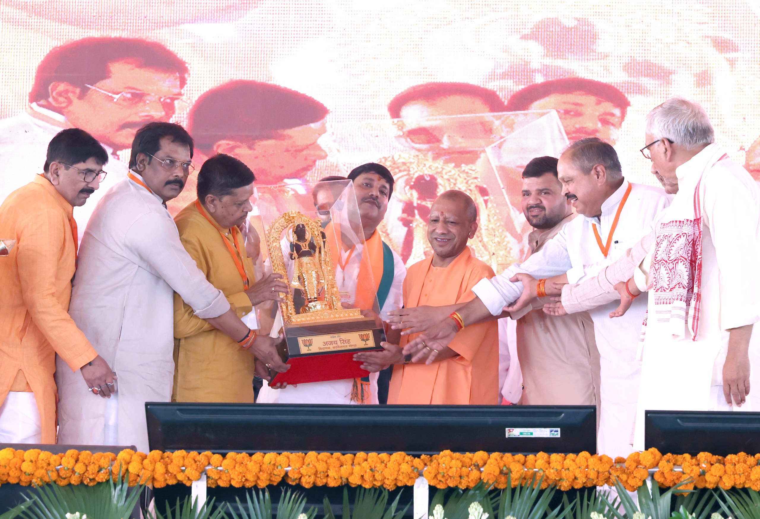 मुख्यमंत्री योगी आदित्यनाथ ने गोंडा में 516 करोड़ रुपये की 262 परियोजनाओं का किया लोकार्पण-शिलान्यास