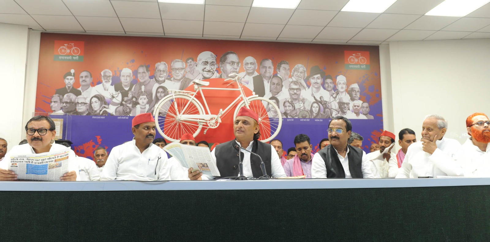 भाजपा सरकार के संरक्षण में भगवान राम की नगरी अयोध्या में भारी भ्रष्टाचार: अखिलेश यादव