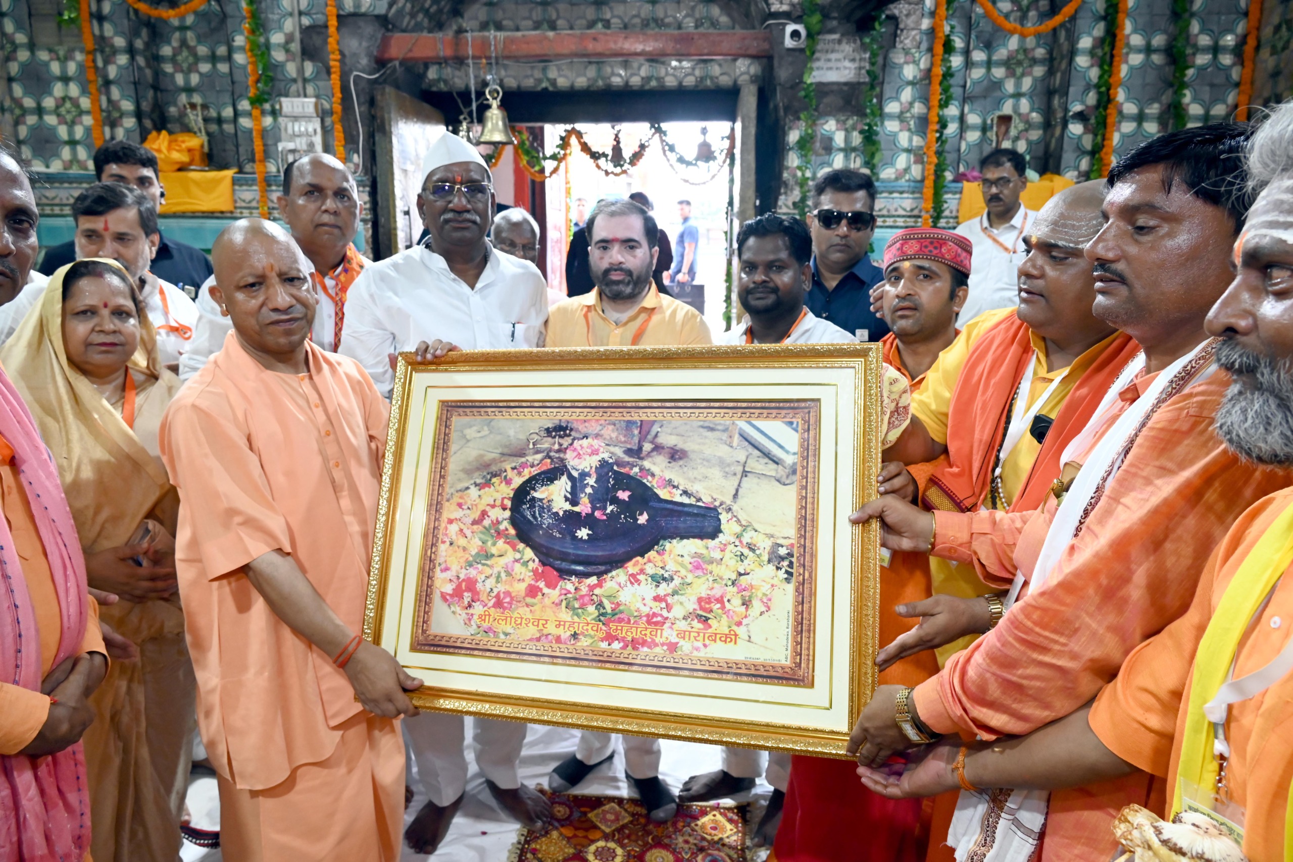 मुख्यमंत्री ने लोधेश्वर महादेव का दर्शन-पूजन कर किया अभिषेक