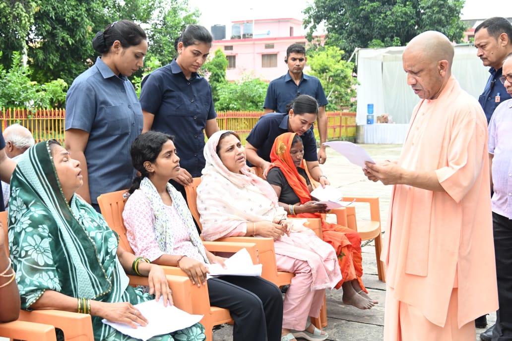 भूमि संबंधी प्रकरणों में लापरवाही पर लिया जाए सख्त एक्शन: मुख्यमंत्री