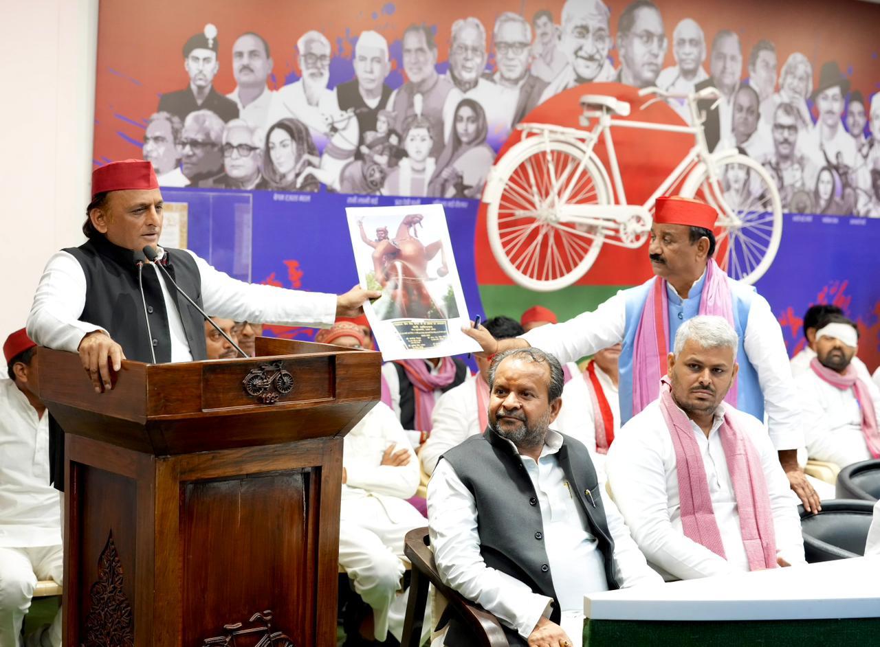 महाराजा खेत सिंह खंगार की जयंती पर अखिलेश यादव ने किया नमन