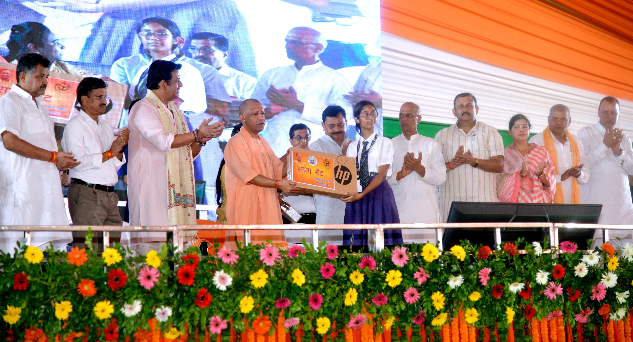 आधी आबादी को सम्मान, सुरक्षा और स्वावलंबन देकर विकसित भारत का संकल्प पूरा कर रही सरकार : सीएम योगी