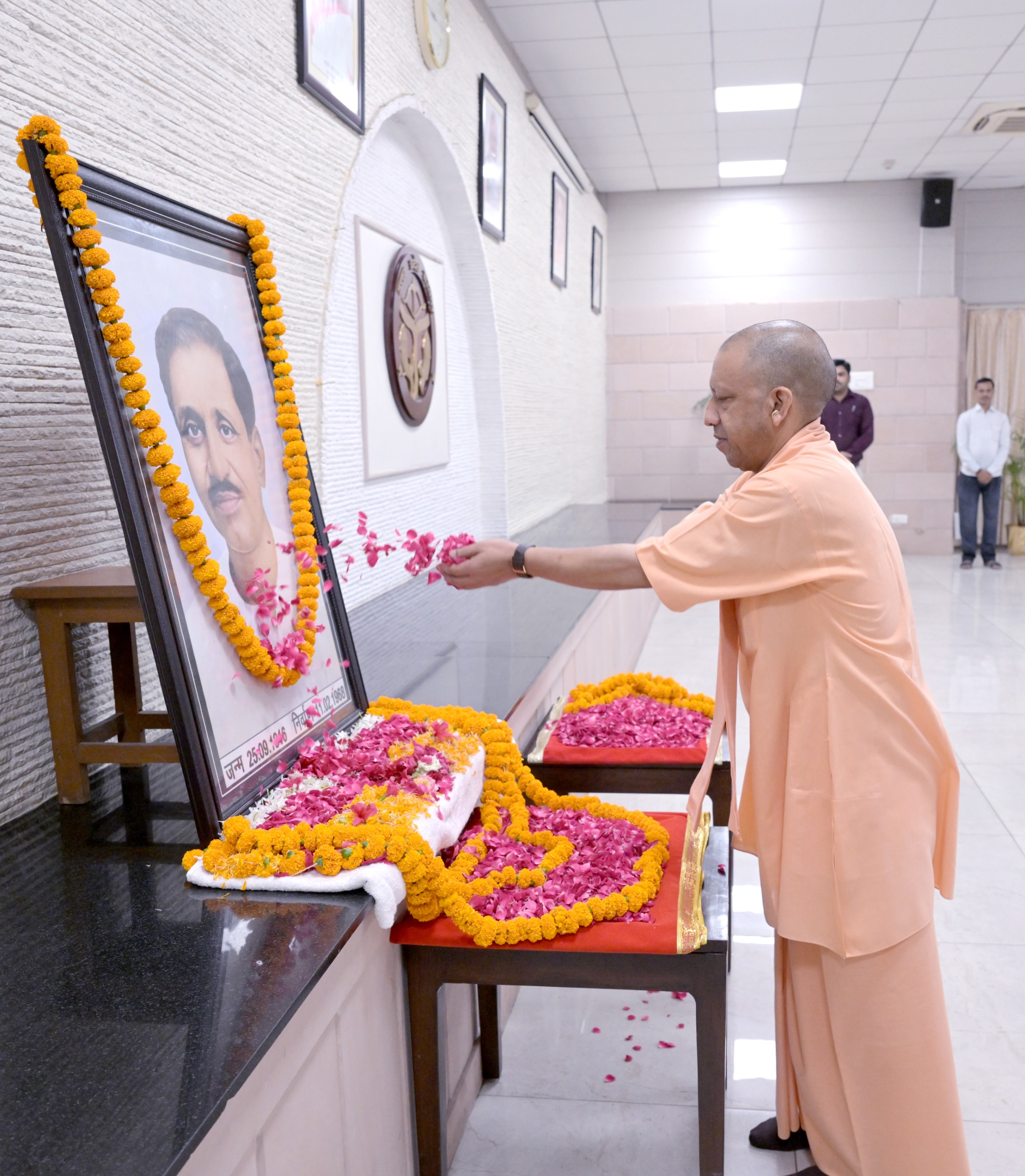 मुख्यमंत्री ने 'अंत्योदय' के प्रणेता पं. दीनदयाल उपाध्याय के चित्र पर किया पुष्पार्चन