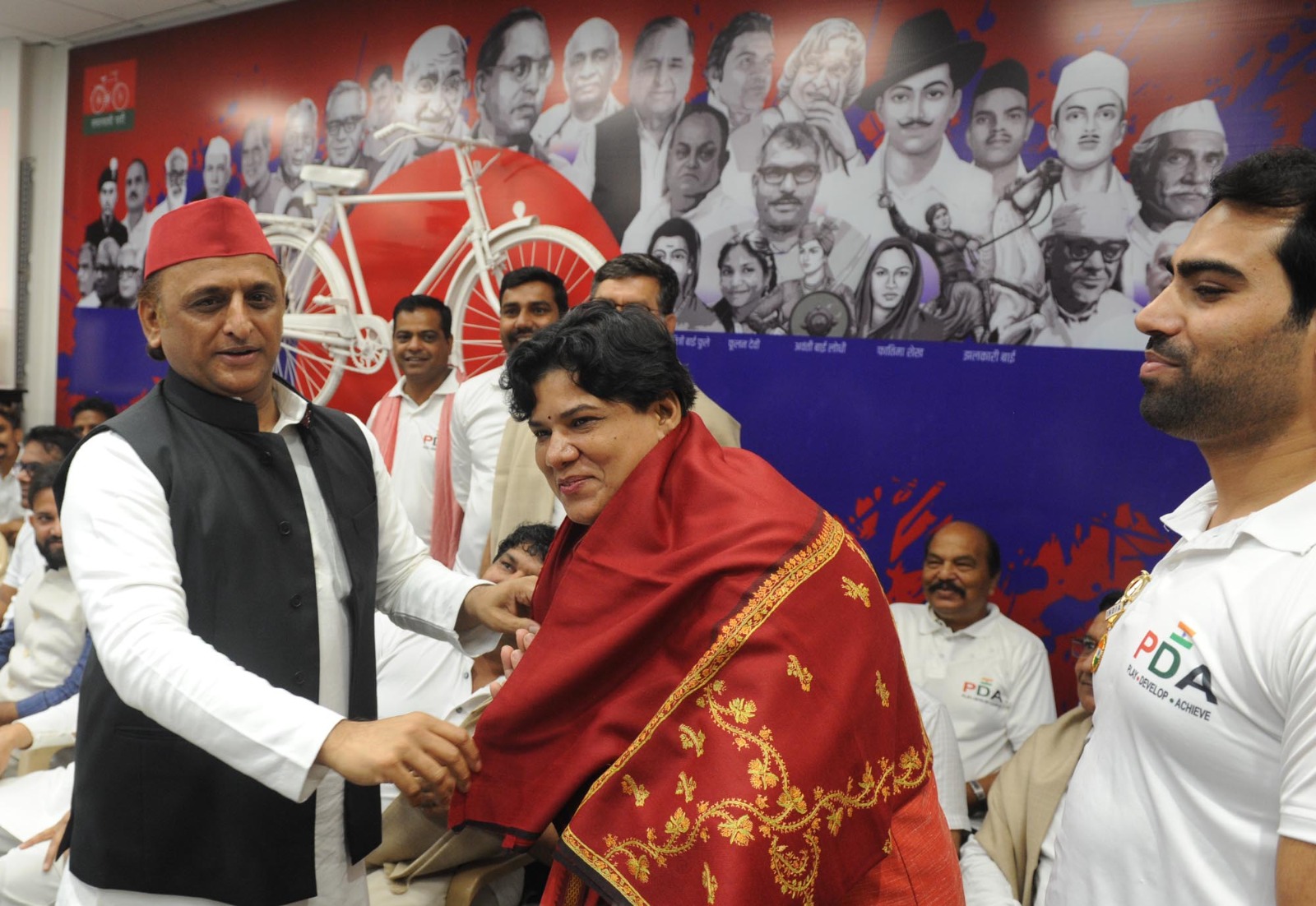 भाजपा सरकार में खिलाड़ियों का अपमान हुआ है: अखिलेश यादव