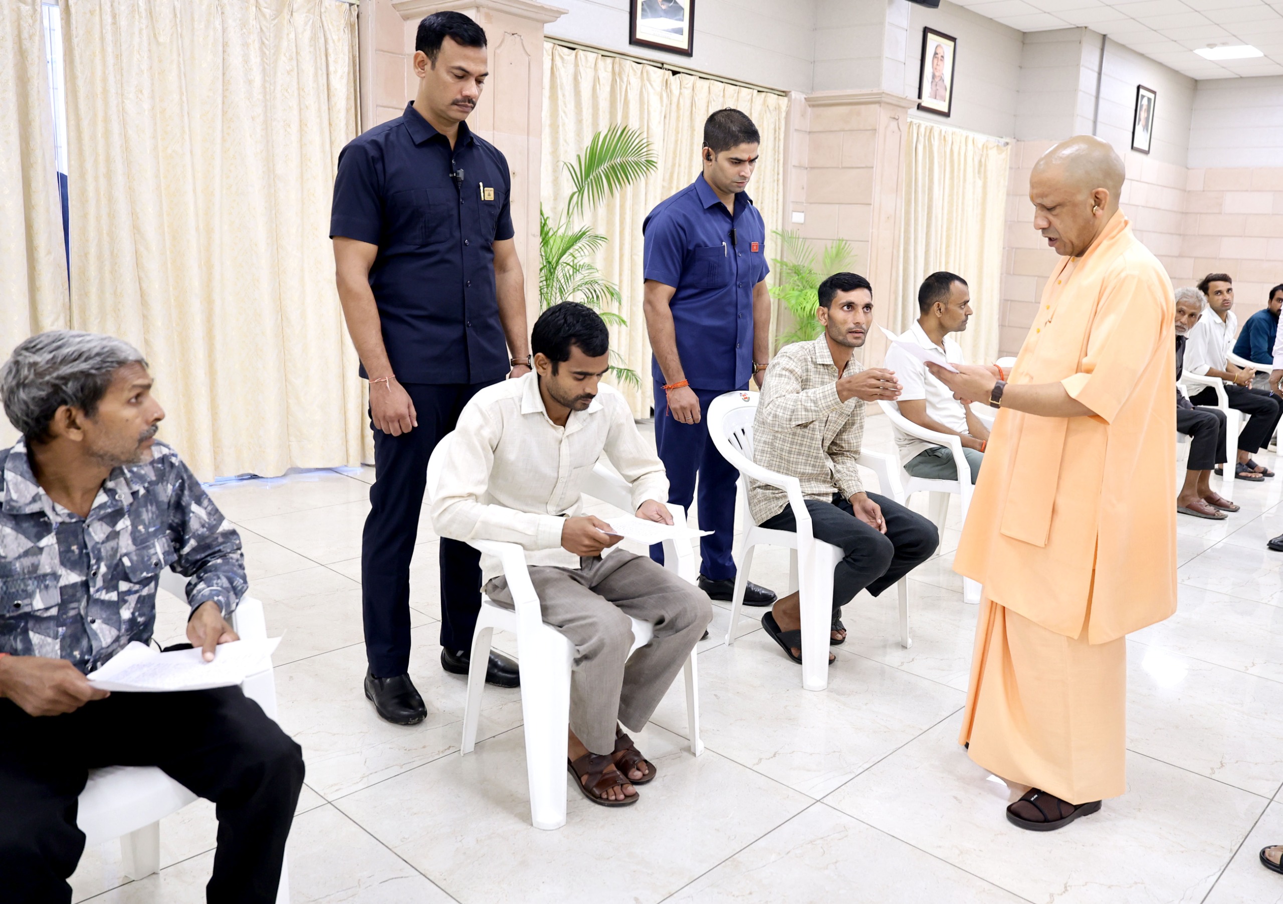 आमजन से बोले सीएम- घबराइए मत, सबकी समस्या का होगा समाधान