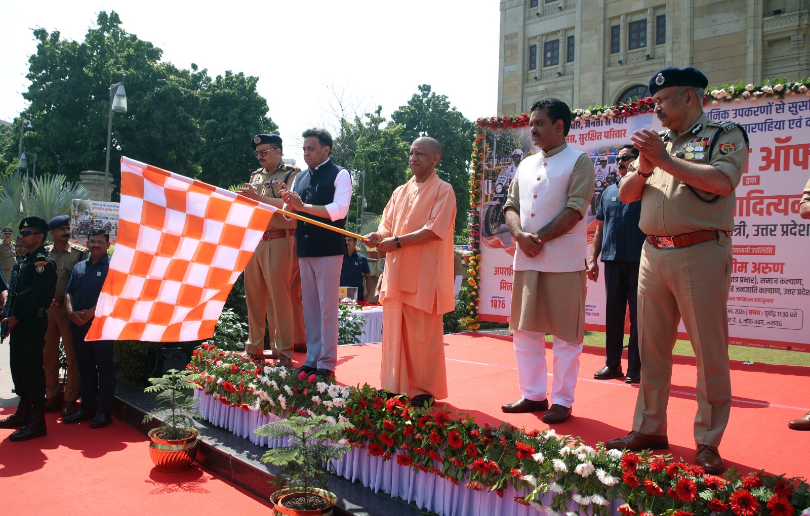 बंद कमरे में टिप्पणी करना आसान, सुरक्षा हटा दें तो बड़े से बड़े व्यक्ति को भीगी बिल्ली बनने में देर नहीं लगती: मुख्यमंत्री