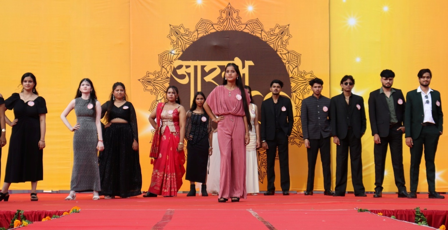 जीएल बजाज की फ्रेशर पार्टी में प्रतिभाओं ने बिखेरा रंग, लक्ष्य और मुस्कान बीटेक, शिवेंद्र-गरिमा एमबीए के बने मिस्टर-मिस फ्रेशर