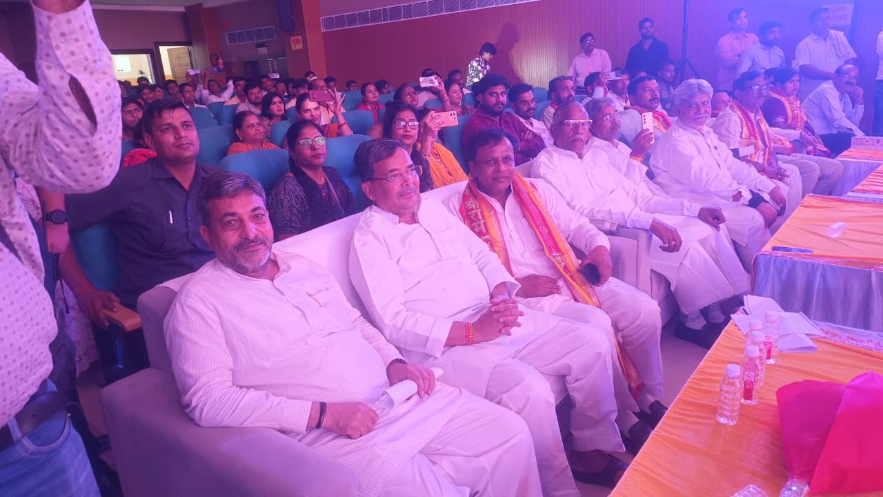 सेवा संकल्प अभियान के तहत पालीवाल हॉल में कार्यक्रम, पर्यटन एवं संस्कृति मंत्री जयवीर सिंह ने किया शुभारंभ