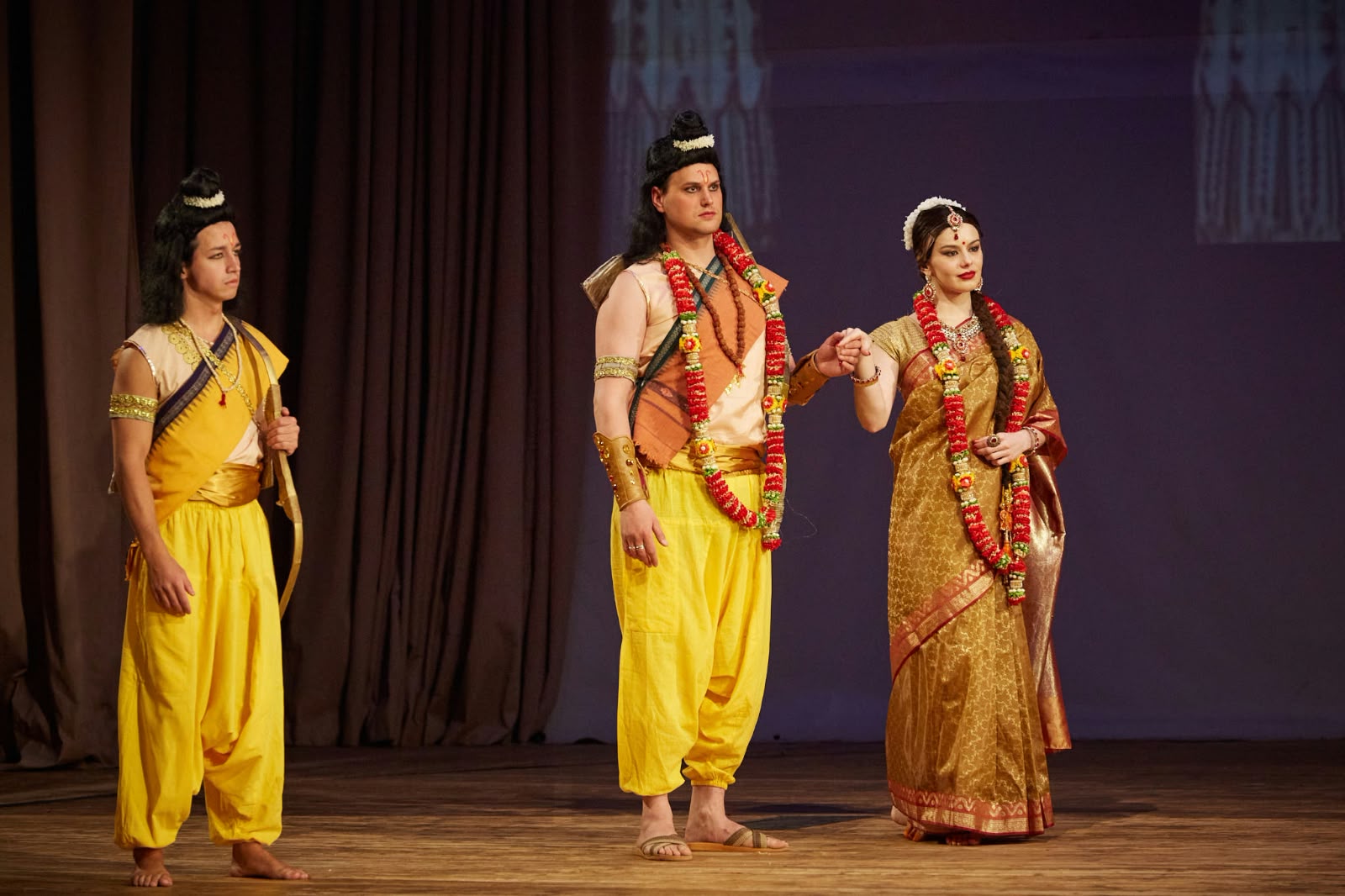 श्रीराम के स्वागत में मास्को तैयार, रामायण के पात्रों के वस्त्र दिल्ली के चांदनी चौक से खरीदकर ले गए रूस