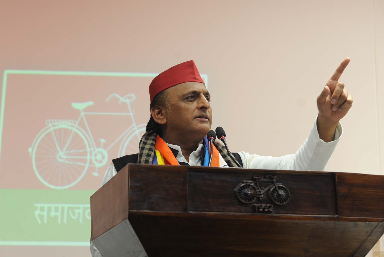 भाजपा अभी भी वोटर लिस्ट में हेराफेरी, धांधली, वोट की डकैती कर रही है: अखिलेश यादव