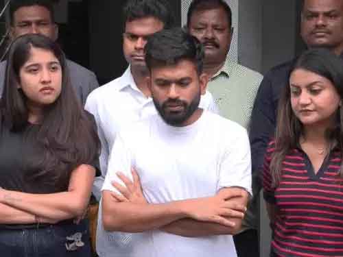 पॉलिटिकल पार्टी नहीं बनाएंगे, कॉकरोच जनता पार्टी प्रेशर ग्रुप की तरह काम करेगी, देश को जन-आंदोलन की जरूरत: अभिजीत दीपके